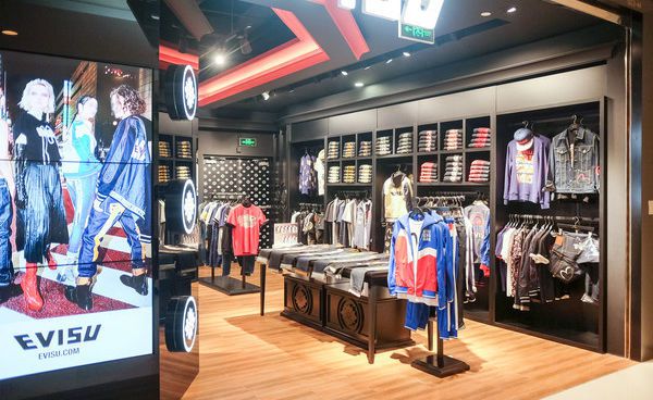 服裝店裝修哪家好，專業(yè)服裝店裝修設(shè)計(jì)