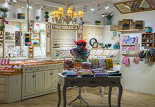 好的飾品店裝修設(shè)計是你邁向成功的重要因素