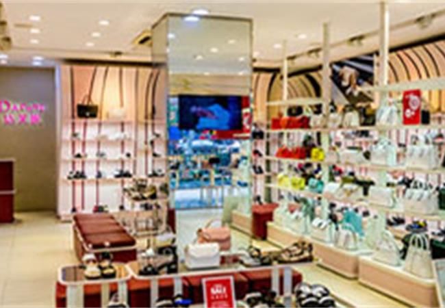 合肥鞋店裝修怎么設(shè)計出簡約大方而又不失個性的店面？