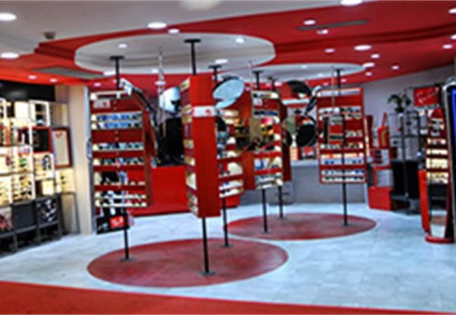 合肥眼鏡店裝修墻面設(shè)計(jì)如何選購(gòu)墻紙？