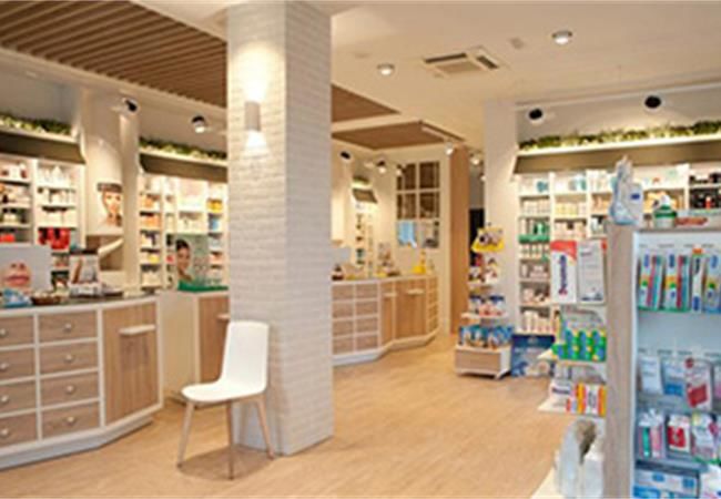 合肥藥店裝修大藥房設(shè)計中貨架布局的類型有哪些？