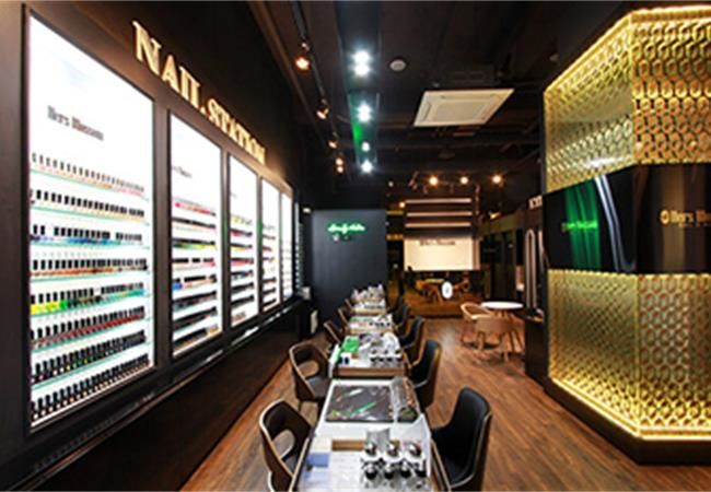 低成本的合肥美容美甲店面裝修也可以設計出特色的感覺