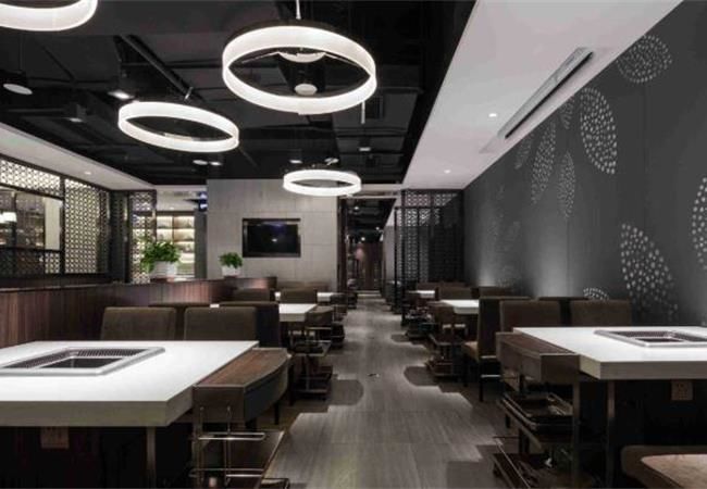 突顯出，合肥火鍋店空間裝修的整體氣質(zhì)